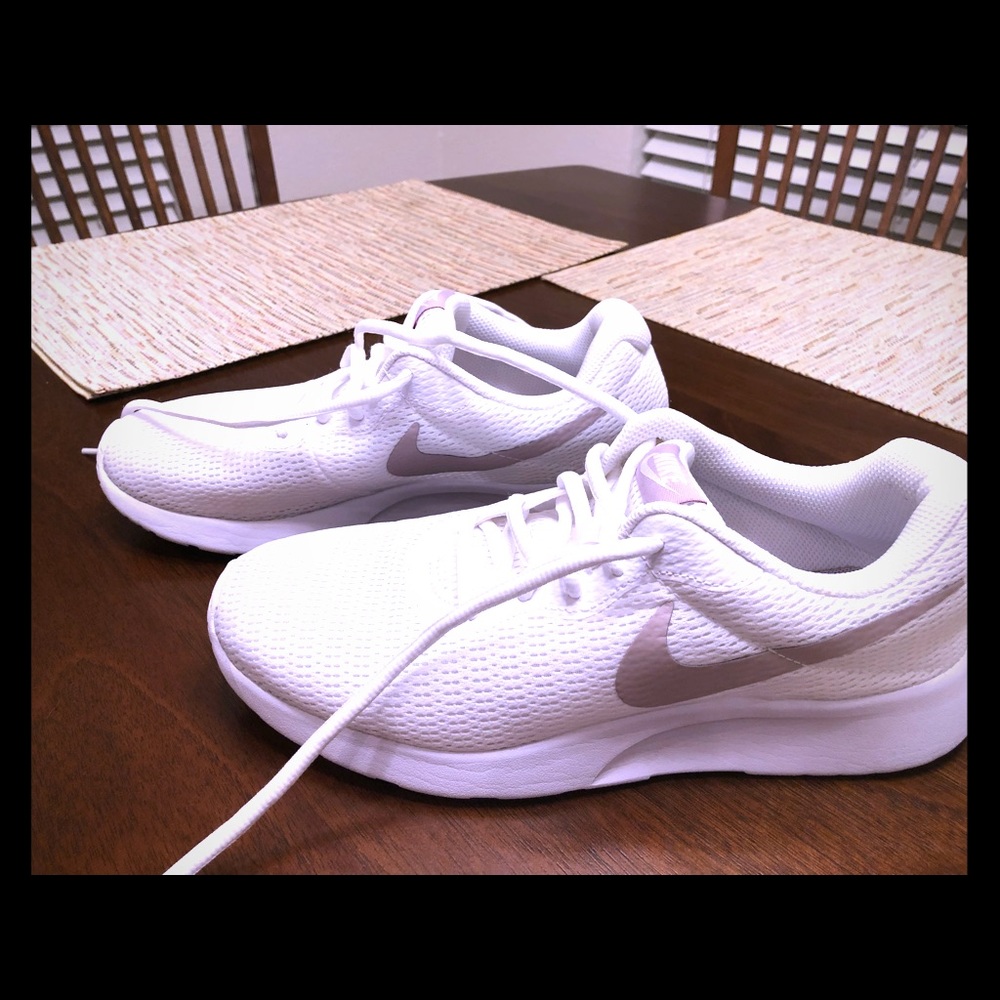 Women’s Nike Shoes size 9